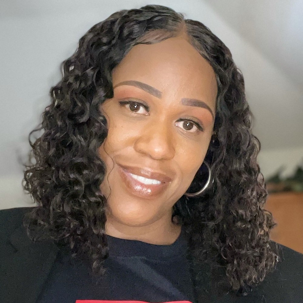 Meet your Posher, Cynthia